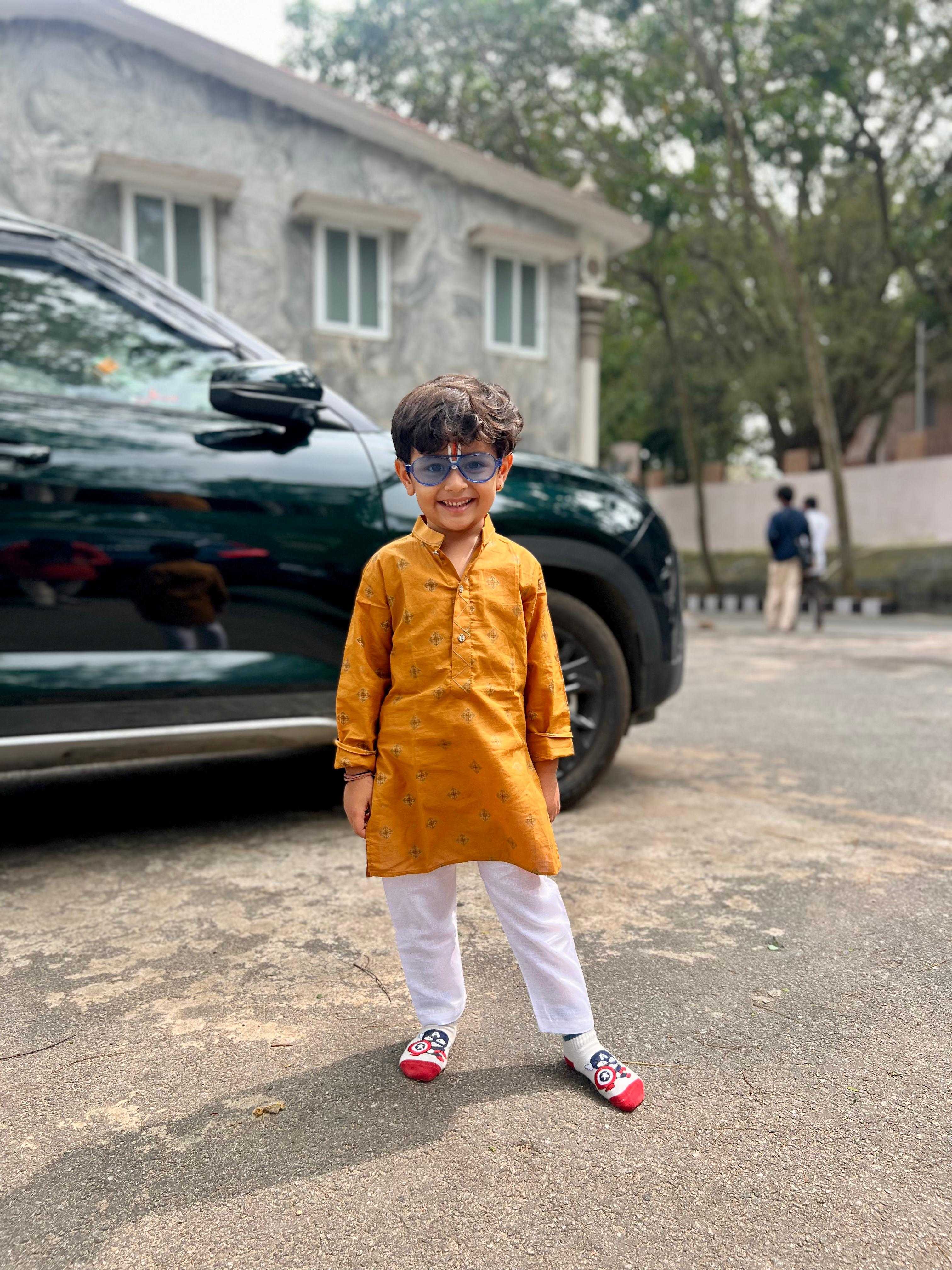 Akshar looking dapper